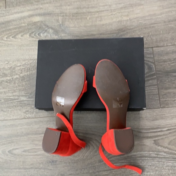 Sandals Brand New - Picture 3 of 3